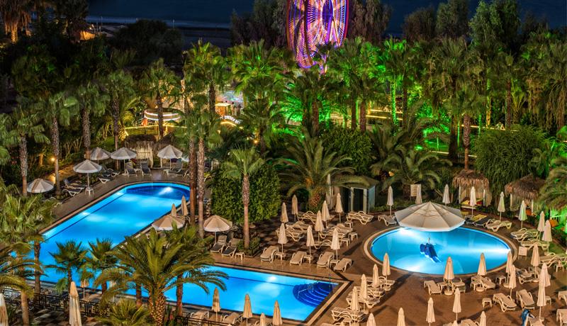 DELPHIN DELUXE RESORT