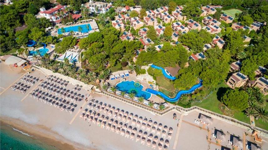 PIRATES BEACH CLUB