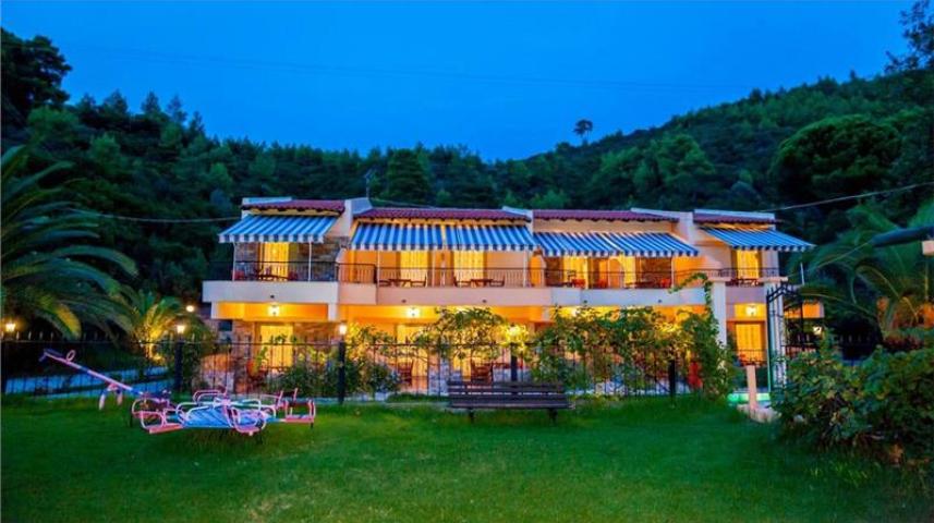 VILLA NEFELI